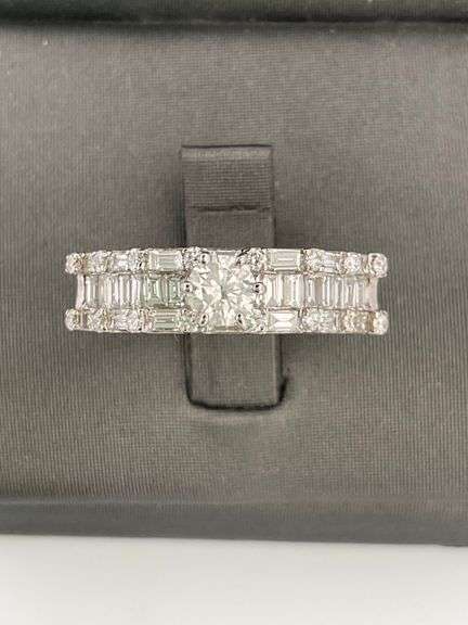 CERTIFIED 14K WHITE GOLD DIAMOND ENGAGEMENT RING