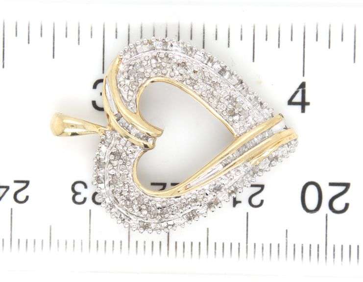 10kt Yellow gold diamond heart shaped pendant