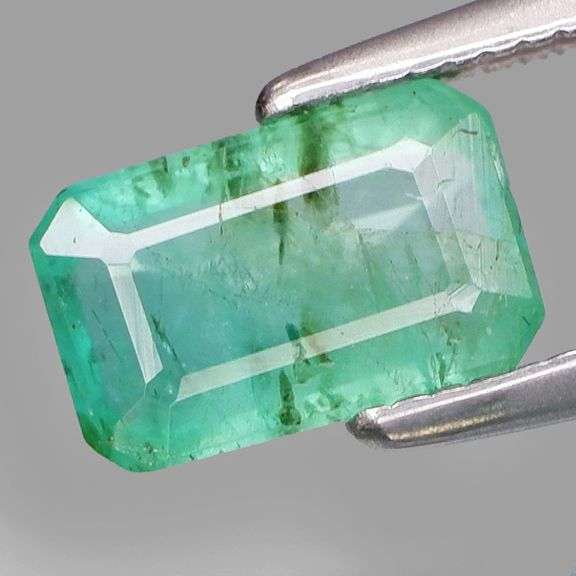 Outstanding color! 1.04ct spring green Emerald