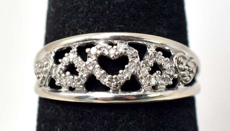 Darling Diamond Heart Ring in 10K White Gold