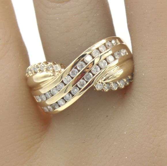 10kt Yellow gold crossover diamond band