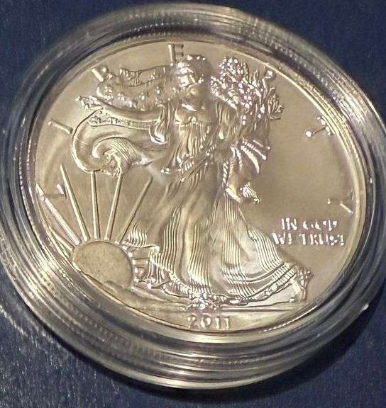 2011 W Unc Silver Eagle With Box Paper.