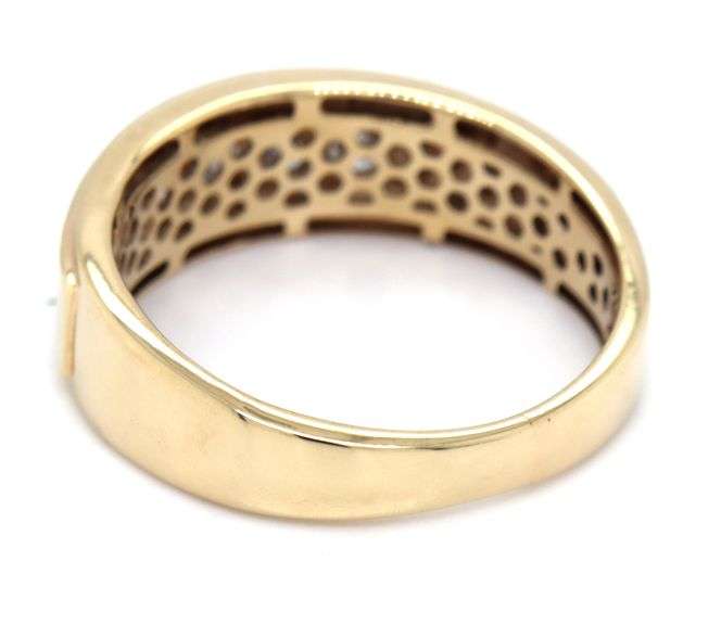 Gent's 10kt Yellow gold 0.85ctw channel set diamond band