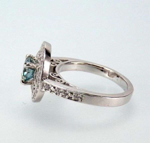 14 Kt White Gold Plated 2 Ct Emerald Green Lab Simulated Diamond Ring