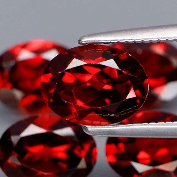 Top color!! 7.32ct 5pc. Mozambique Garnet set
