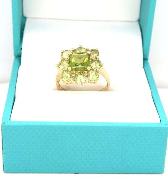 14kt Yellow gold Peridot cluster ring