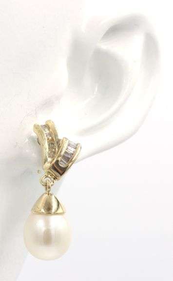 14kt Yellow gold tear drop pearl and diamond dangle earrings