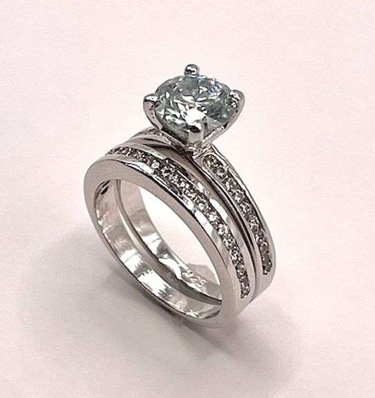 Large 3.7 Ct VVs1 Lab Simulated Diamond 2 Band Engagement Ring Set