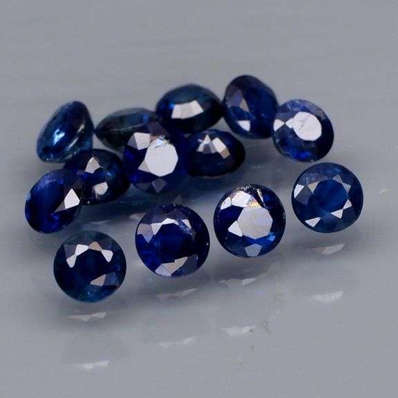 Heated only! 3.03ct Royal blue Sapphire set from Australia!