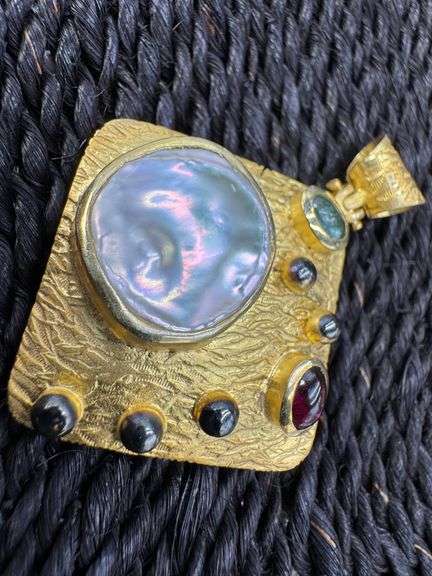 925 Sterling Silver Pendant with 18k Gold Plating Freshwater Pearl and Garnet Stones