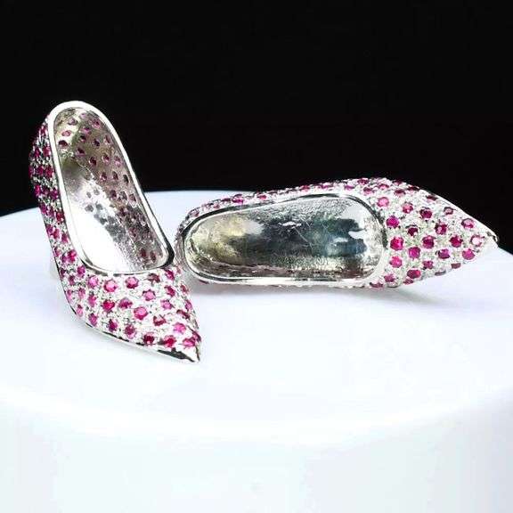 Sterling silver heels set with 1.45cts of Mozambique Rubies!