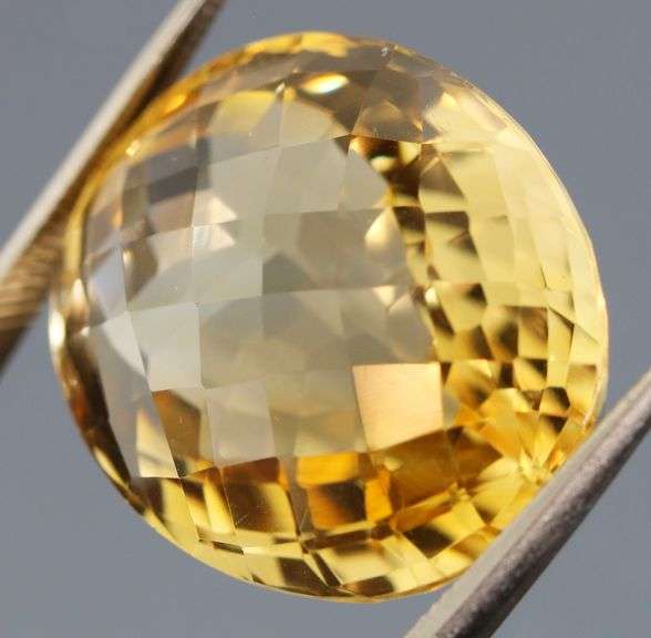 Exciting 27.76ct glittering checker top Citrine
