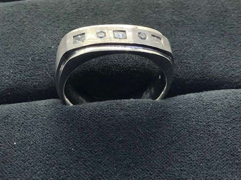 14K WHITE GOLD MEN’S WEDDING BAND