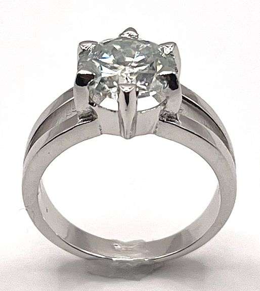 Sparkling 14 Kt White Gold Plate 3.75 Ct VVs1 D-E Simulated Diamond Ring