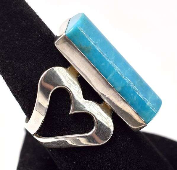 Turquoise Gemstone Ring in Sterling Silver  14.8 grams