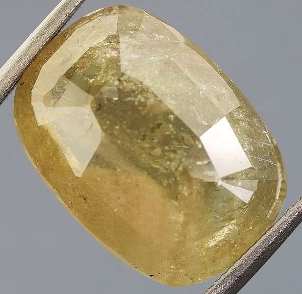Look at this 10.61ct UNHEATED Tanzanian Sapphire!