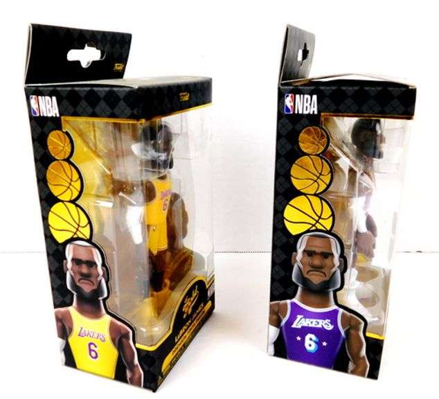 2 LeBron James 2021 NBA Premium Figures - MIB