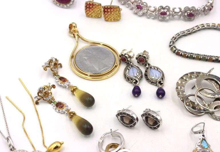 Group lot of Vintage 925 sterling silver miscellaneous jewelry