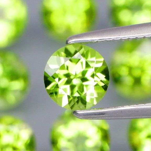 AAA cut and color 5.30ct apple green VS Peridot!