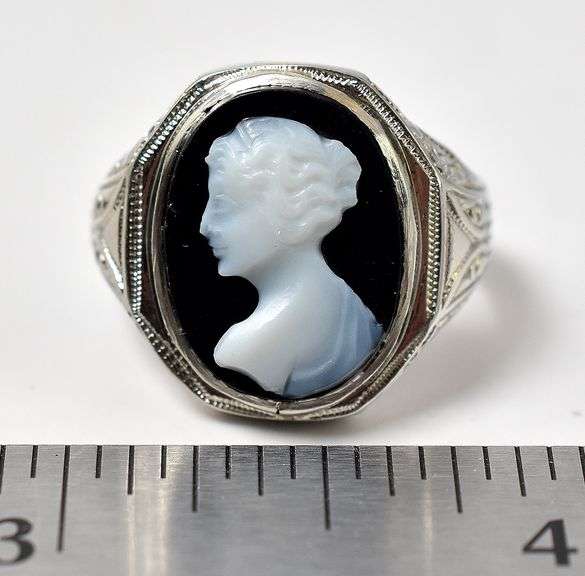 Brilliant Cameo Ring in 10K White Gold