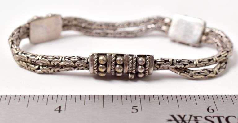 Chain Link Bracelet in Sterling Silver