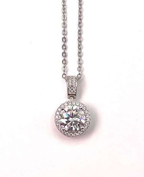 Stunning 2.23 Ct Vvs1 E-F Fire Moissanite Pendant w/Chain
