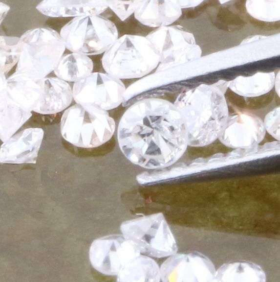 High fire .94ct set of round brilliant Diamonds!