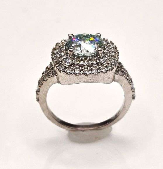 Sparkling 2.75 Ct White Ice Blue Simulated Diamond Ring