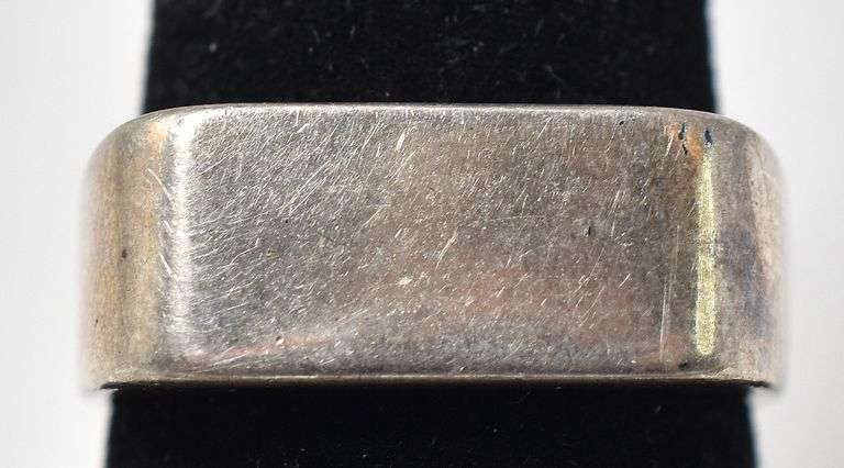 Engravable Ring in Sterling Silver