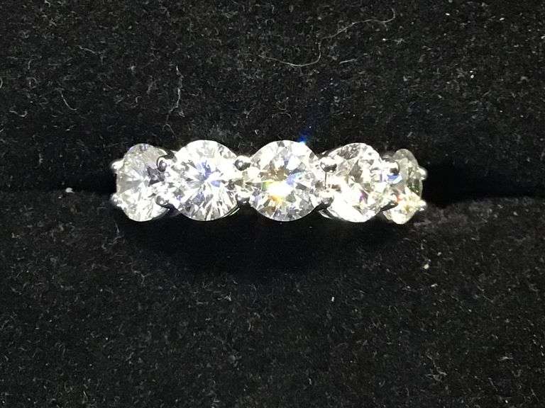 ENCHANTING 14K WHITE GOLD LAB DIAMOND WEDDING BAND