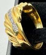 14K Yellow Gold Round Brilliant Cut Diamond Ring