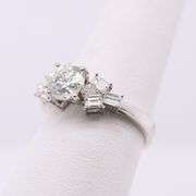 Spectacular 18K Diamond Ring