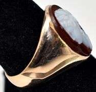 Mesmerizing Cameo Ring in 10k yellow Gold