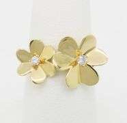Adorable Double Flower Diamond Ring in 18k Gold
