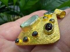 925 Sterling Silver Pendant with 18k Gold Plating Freshwater Pearl and Garnet Stones