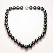 Lovely South Sea Pearl Necklace with Diamonds