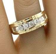 Gent's 10kt Yellow gold 0.85ctw channel set diamond band