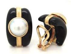 14kt Yellow gold black onyx, Mabe pearl and gold earrings