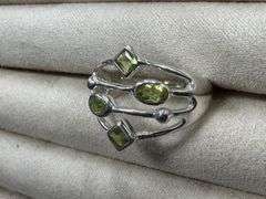Sterling Silver Peridot Gemstone Ring Size 8