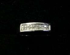 DAZZLING 14K WHITE GOLD WEDDING BAND