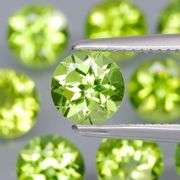Round brilliant cut! Untreated! Matched! 5.32ct Peridot set!
