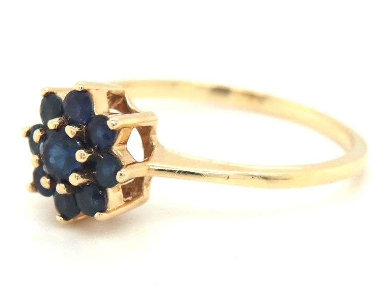 Classic 14K YG Sapphire Flower Ring