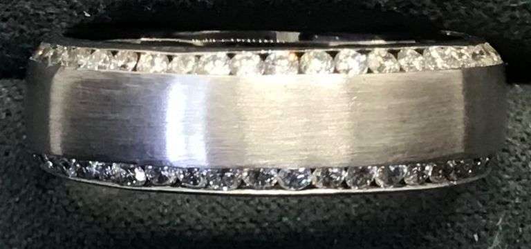 MEN’S 14K WHITE GOLD LAB DIAMOND WEDDING BAND