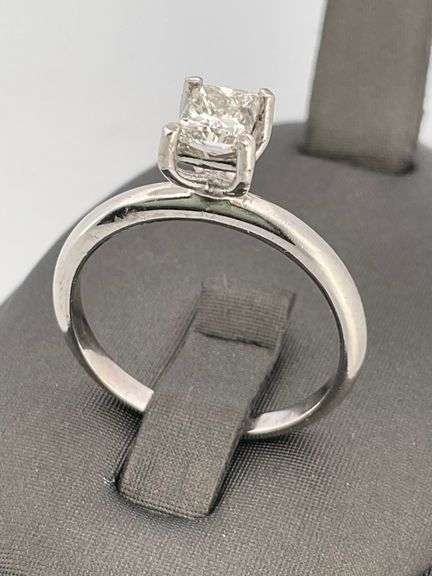 BRAND NEW 14K WHITE GOLD DIAMOND ENGAGEMENT RING