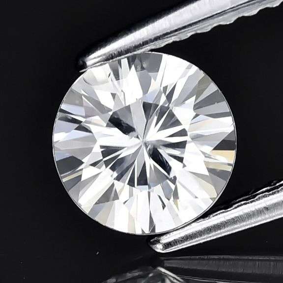 Outstanding! 1.49ct VVS round brilliant Zircon solitaire