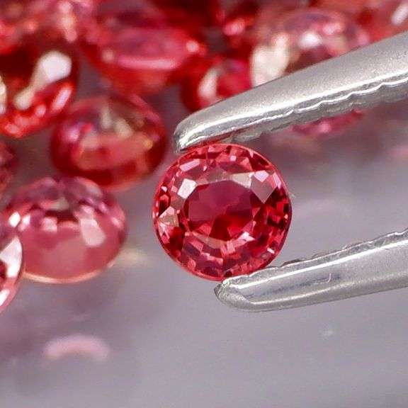 Untreated! 4.32ct dusty rose Sapphire set