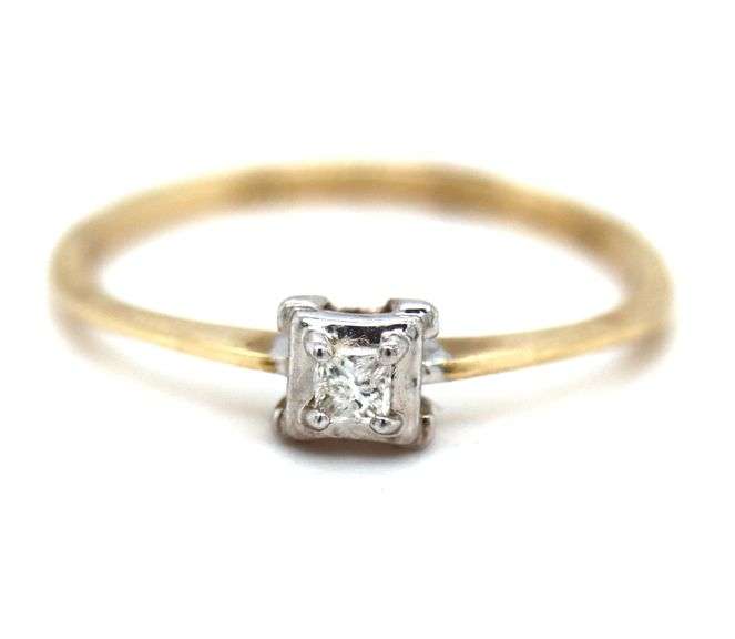 10kt Yellow gold princess cut diamond ring