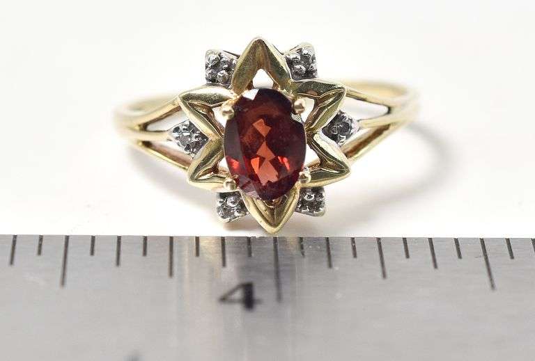Fabolous 10k Yellow Gold Red Garnet and Diamond Ring