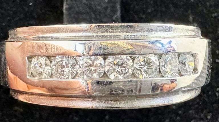 14K White Gold Round Brilliant Cut Diamond Ring