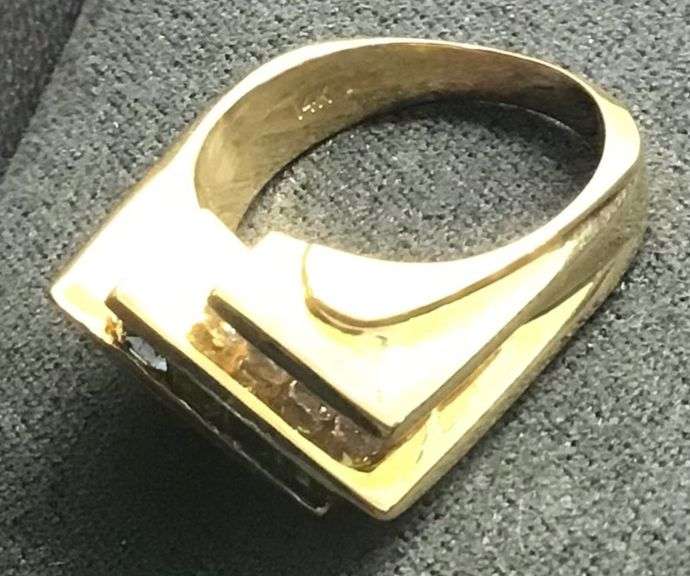 MEN’S 14K YELLOW GOLD WITH SAPPHIRE AND NATURAL DIAMOND
